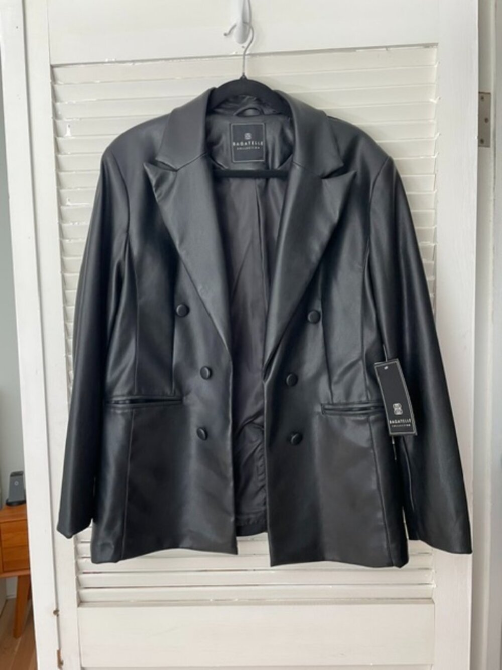 Bagatelle Collection faux leather blazer - L